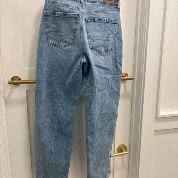 American Eagle Strigid Super High-Rise Baggy Straight Jeans - Picture 3 of 8
